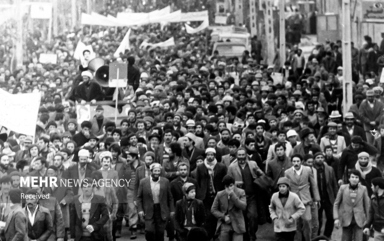 مردم قم در حماسه ۱۹ دی نهایت پایبندی خود را به ارزش‌های دینی به نمایش گذاشتند - خبرگزاری سیمارتیکل | اخبار ایران و جهان