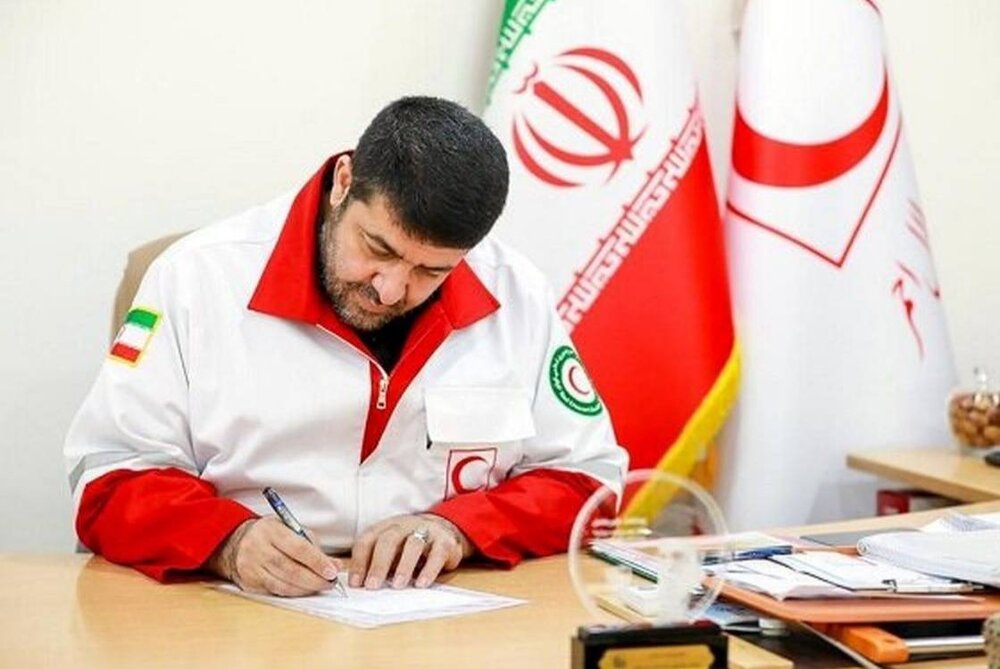 چراغ | هلال احمر کولیوند: اعضای هلالاحمر چراغ مهربانی و نوعدوستی را روشن نگاه داشتهاند
