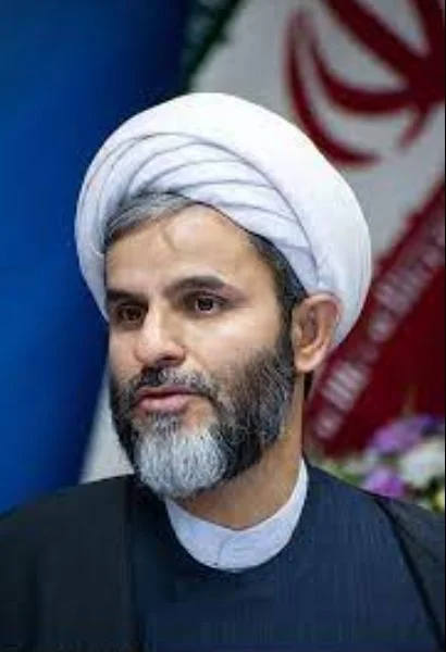 نویسنده کتاب الگوی سوم:فرج&zwnj;الله هدایت&zwnj;نیا